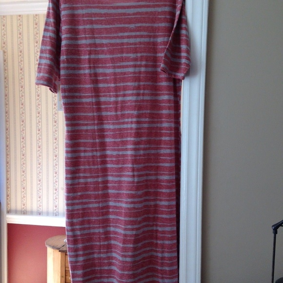 NEW LuLaRoe Julia Dots Form Fitting Knit M - Picture 3 of 8